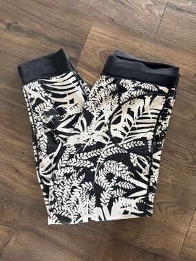 Tribal Black & White jogger